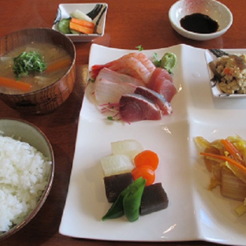 造り盛合せ(居酒Ｂar いろり)