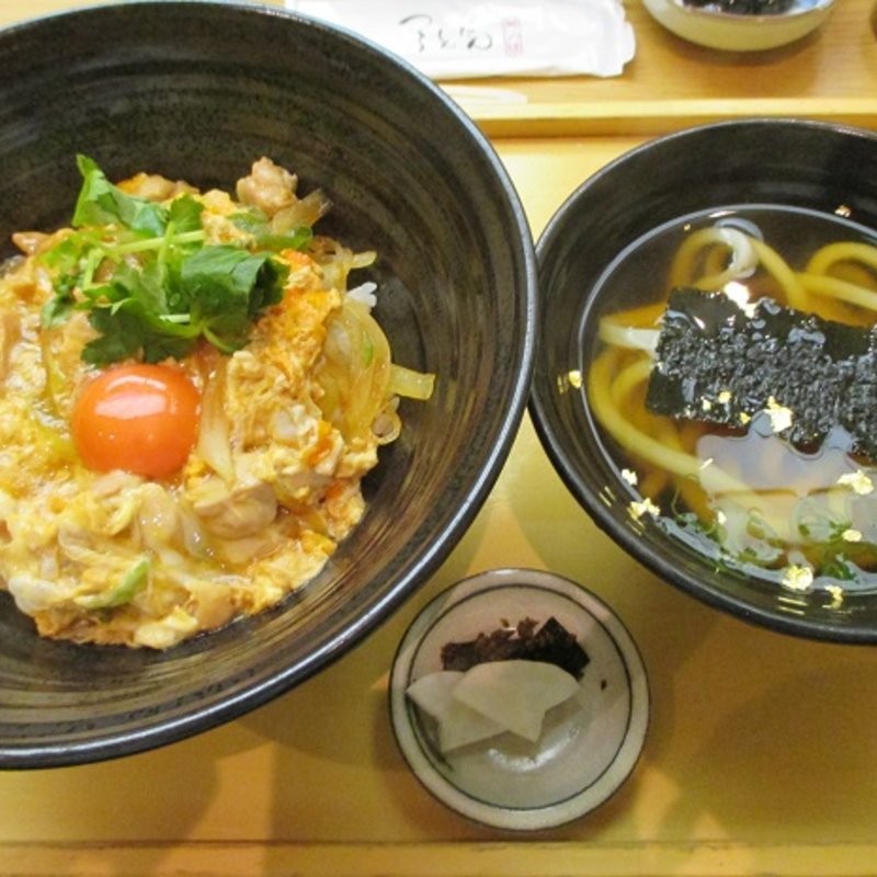 親子丼 一汁付き(北新地本通り つるとんたん 琴しょう楼)