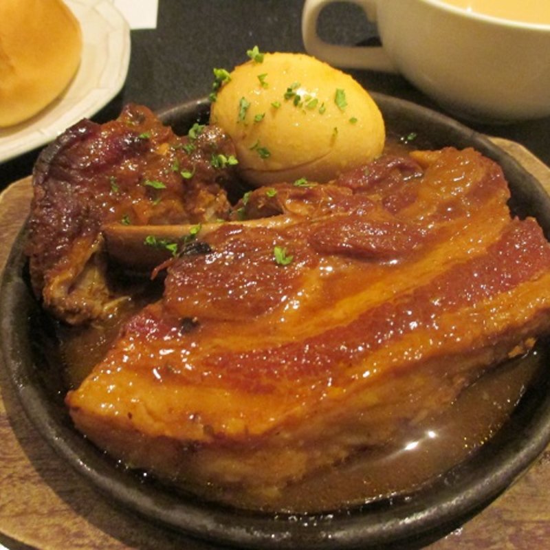 茶美豚のスペアリブwith煮玉子(本町じょんのび )