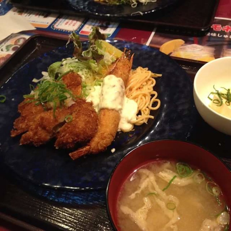 海老チキ定食(ワインとオマール海老の店 UOMO)