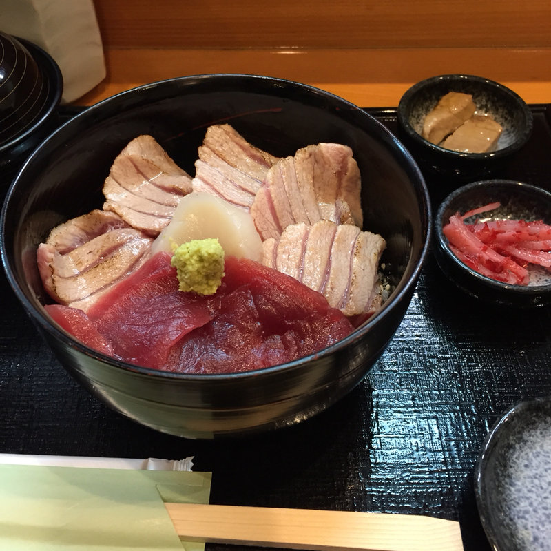 炙り丼(まぐろ専門店 まぐろ)