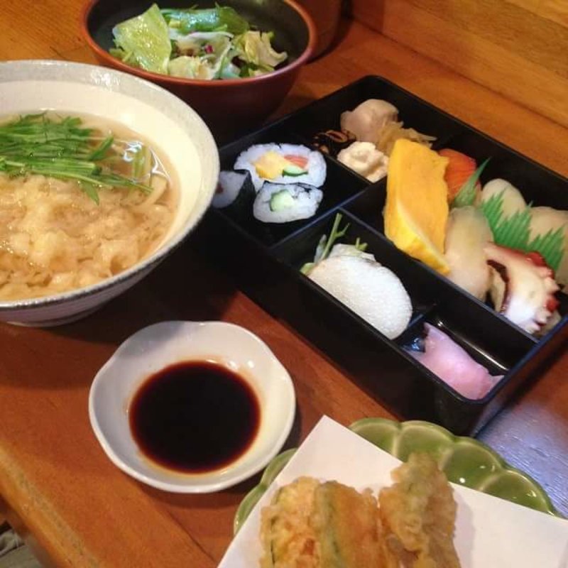 握り寿司弁当(やまんそら)