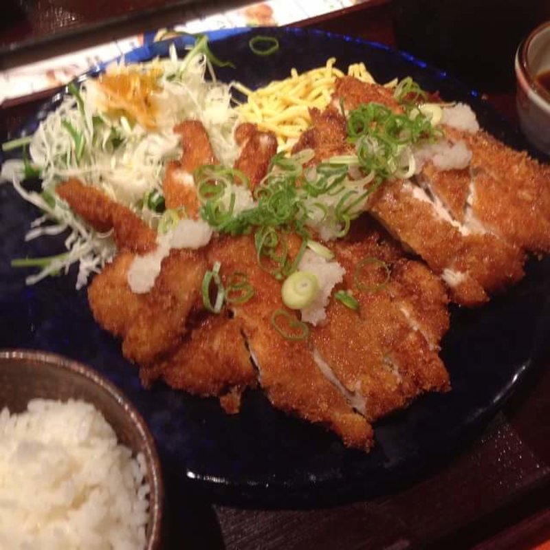 チキンカツ定食(ワインとオマール海老の店 UOMO)