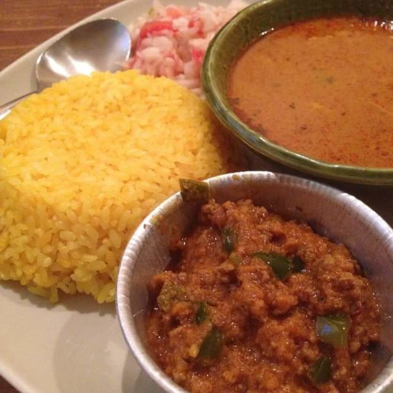 日替わりカレー(チキンカレーキーマカレー)(デッカオ)