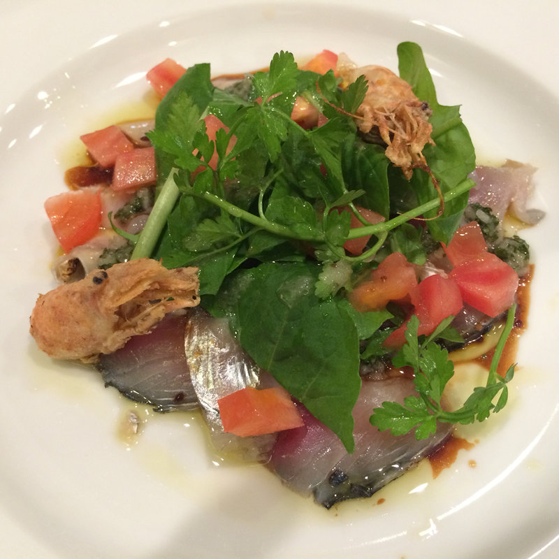 焼き鯖とサヨリ、もさエビのカルパッチョ(カンティーヌ ドゥー デリス)