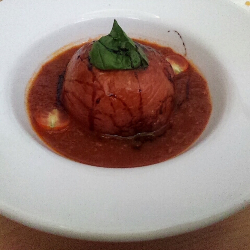 丸ごとトマトのハンバーグ(ベジターラ （Vegeat・a・la）)