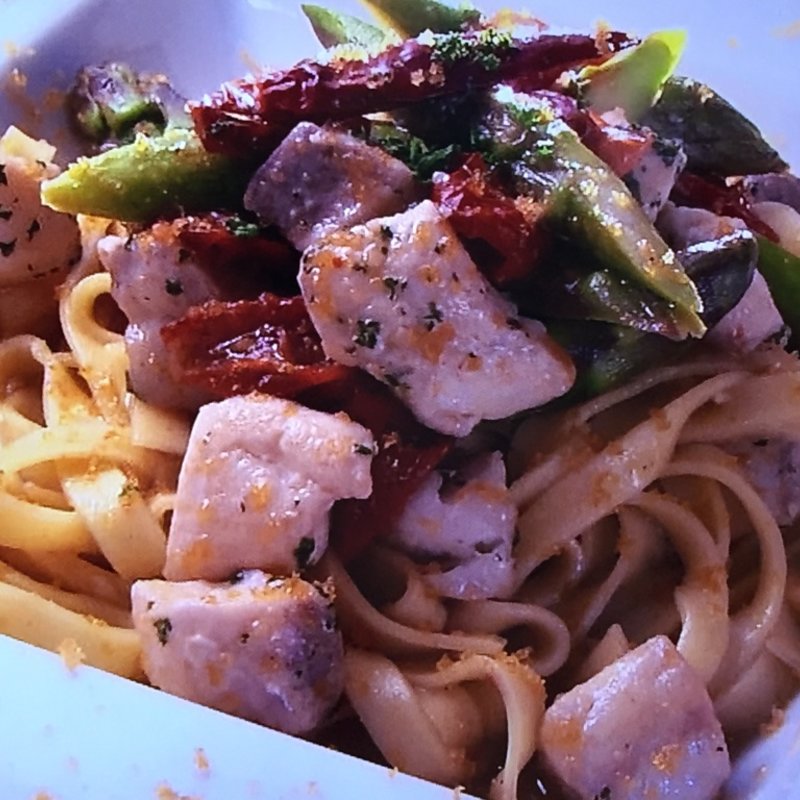 　紀州黒鯛とアスパラガス、ドライトマトのペペロンチーノ(The Coffee Market 145)