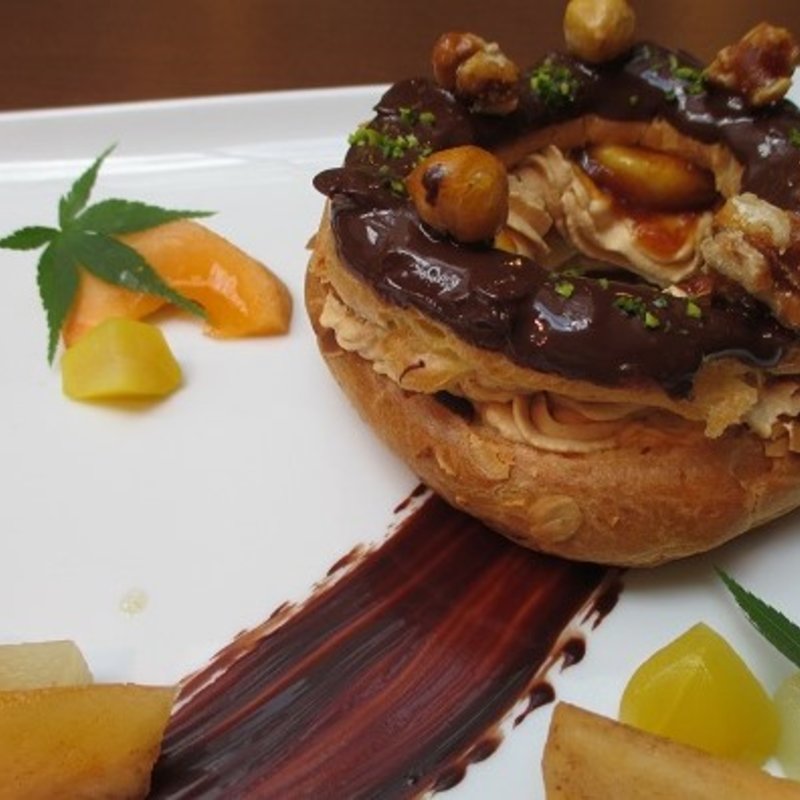 プラリネのパリブレスト(カフェドティエンダ)