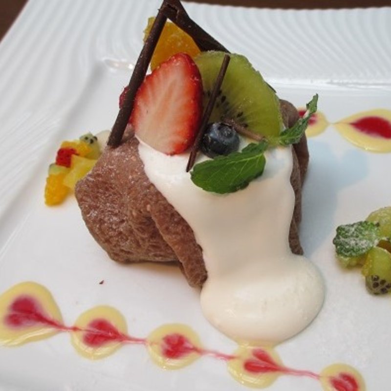 ムースショコラのクレープ包み(カフェドティエンダ)