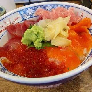 4色海鮮丼(磯丸水産　新小岩店)