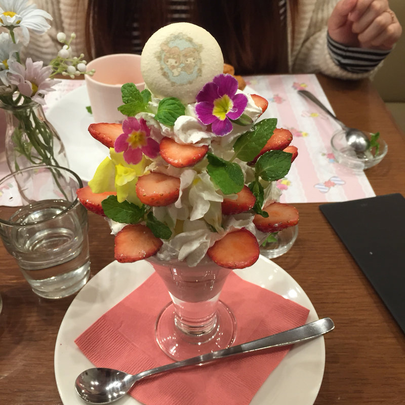 いちご大好きパフェ♪(THE GUEST （ザ ゲスト）)