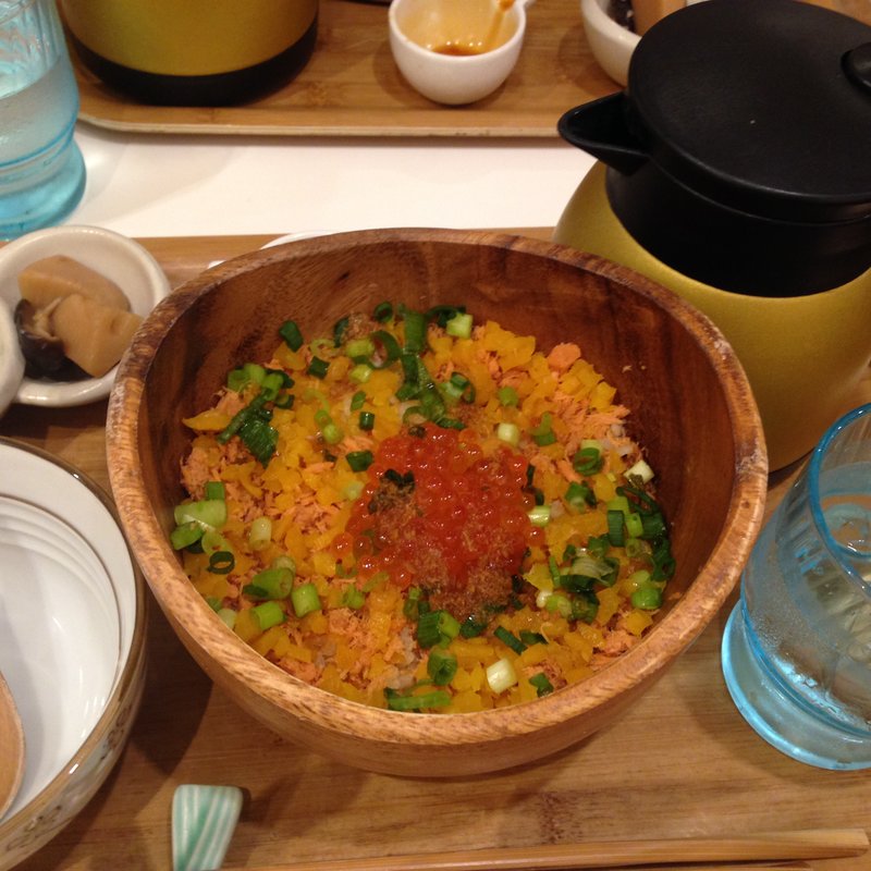 鮭といくらの親子ごはん(こめらく 贅沢な、お茶漬け日和。 ルミネエスト新宿店)