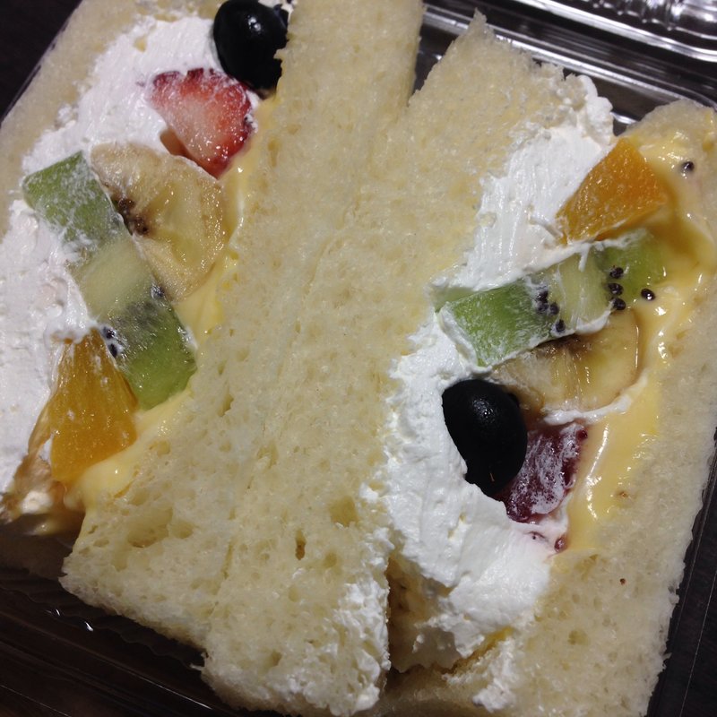 フルーツサンド(パンくま ２号店 )