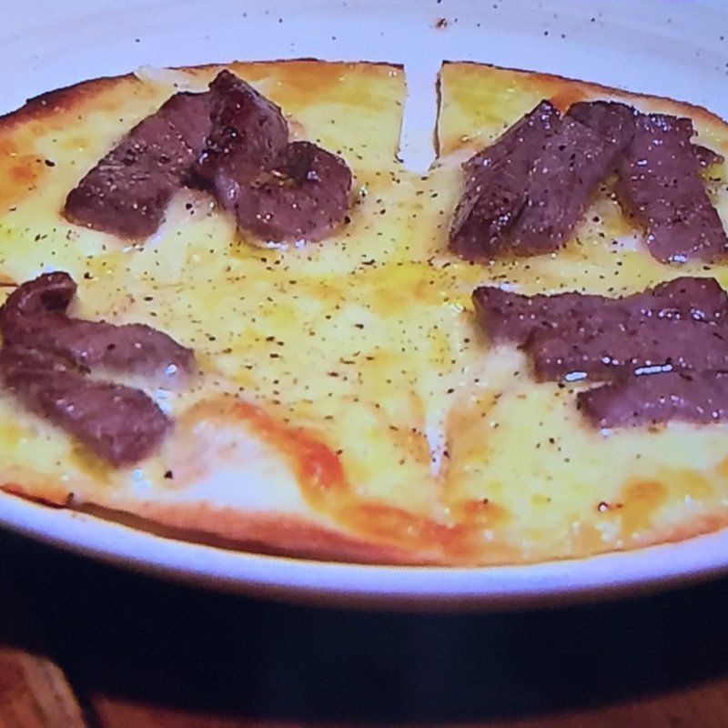 鯨のピザ(肴や （さかなや）)