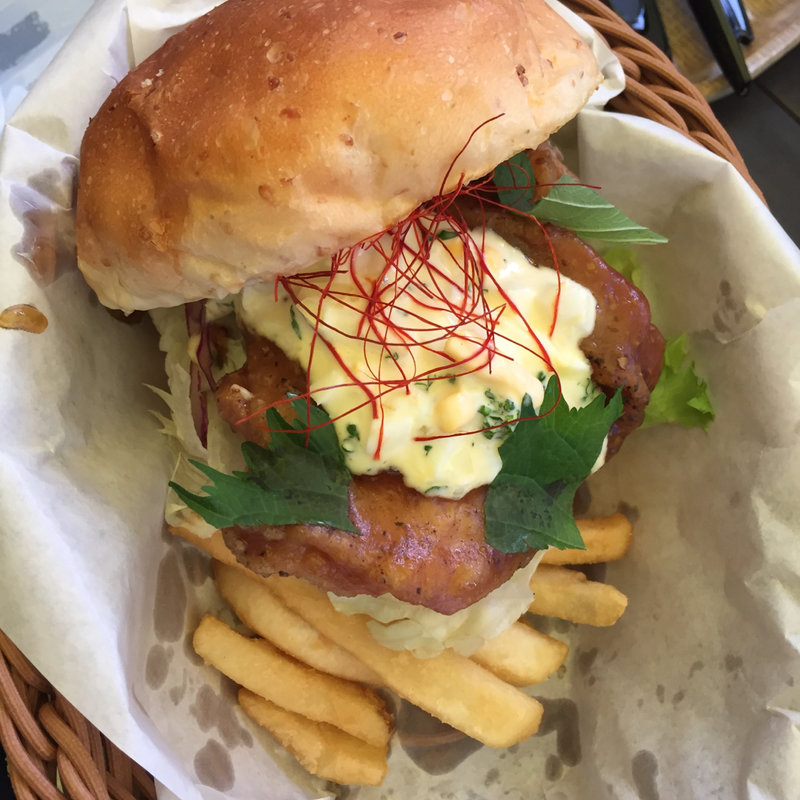 J.S.バーガー(J.S. BURGERS CAFE 新宿店 （J.S.バーガーズ カフェ 【旧店名】STANDARD BURGERS）)