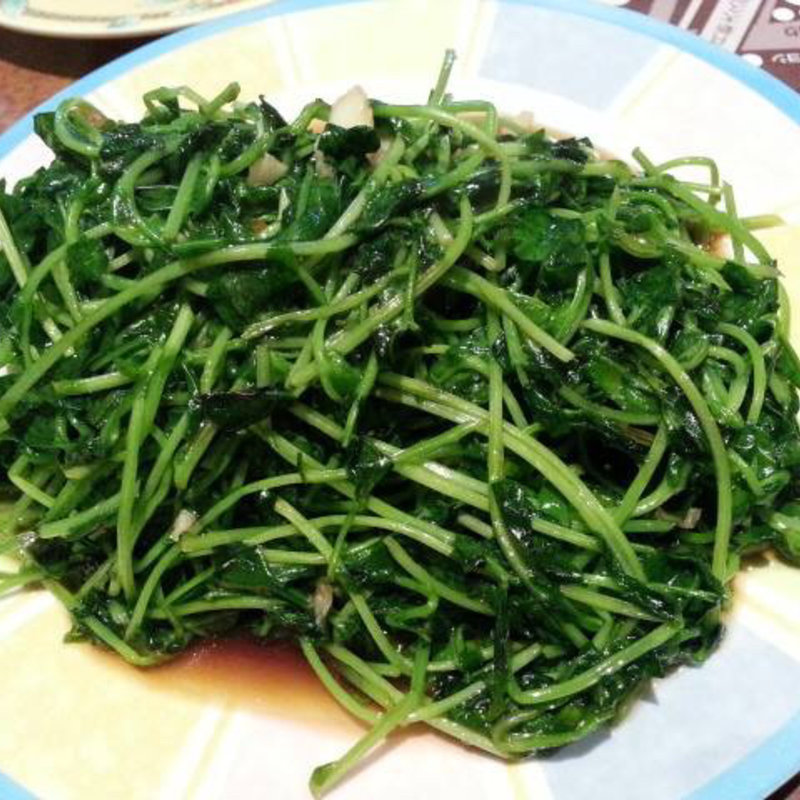 豆苗のサラダ(サームロット)