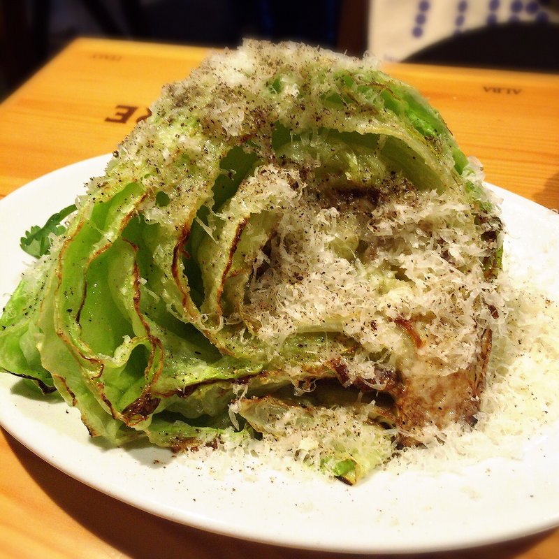 半割り高原レタス(渋谷道玄坂 肉寿司)