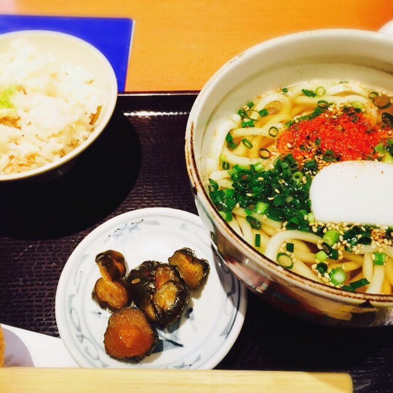 ゴマネギうどんと炊き込みご飯のセット(手打うどん 銀座木屋 渋谷新南口店)