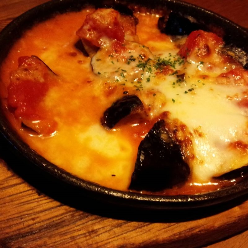 ナスとモッツァレラの窯焼き(HOME 狛江駅前店)