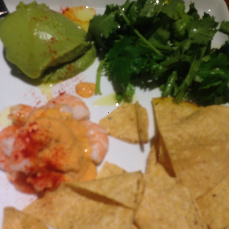 海老のアボカド、パクチーディップ＆チップス(ラム&パクチー Salad days)