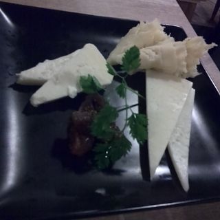 3種のチーズプレート(ViñaVinVino 新宿店)