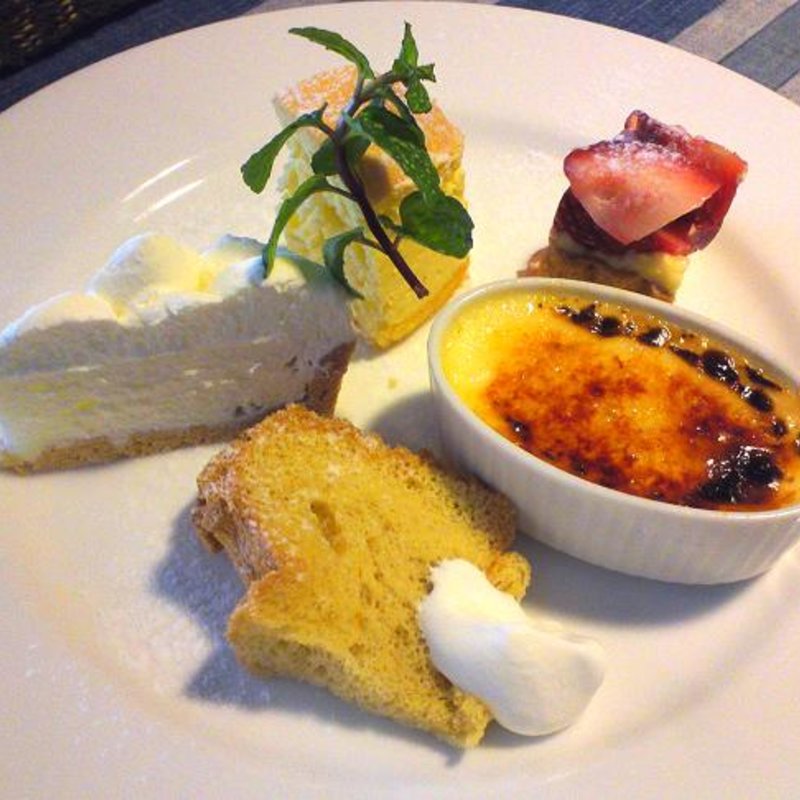 店主おまかせおすすめデザートセット(オールドリバー)