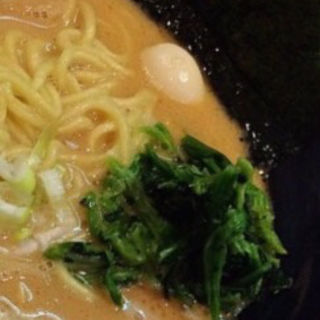 豚骨醤油ラーメン(ゴル麺。 野毛店)