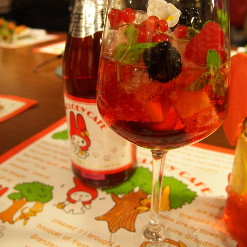 森の果実たっぷりピンクサングリア(キャラクターフードコート （【旧店名】グルメバザール）)