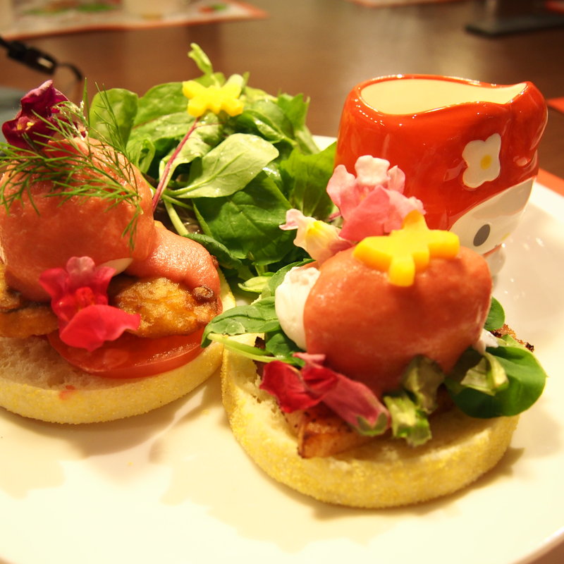 サンライズエッグベネディクト　～ビシソワーズ付き～(キャラクターフードコート （【旧店名】グルメバザール）)