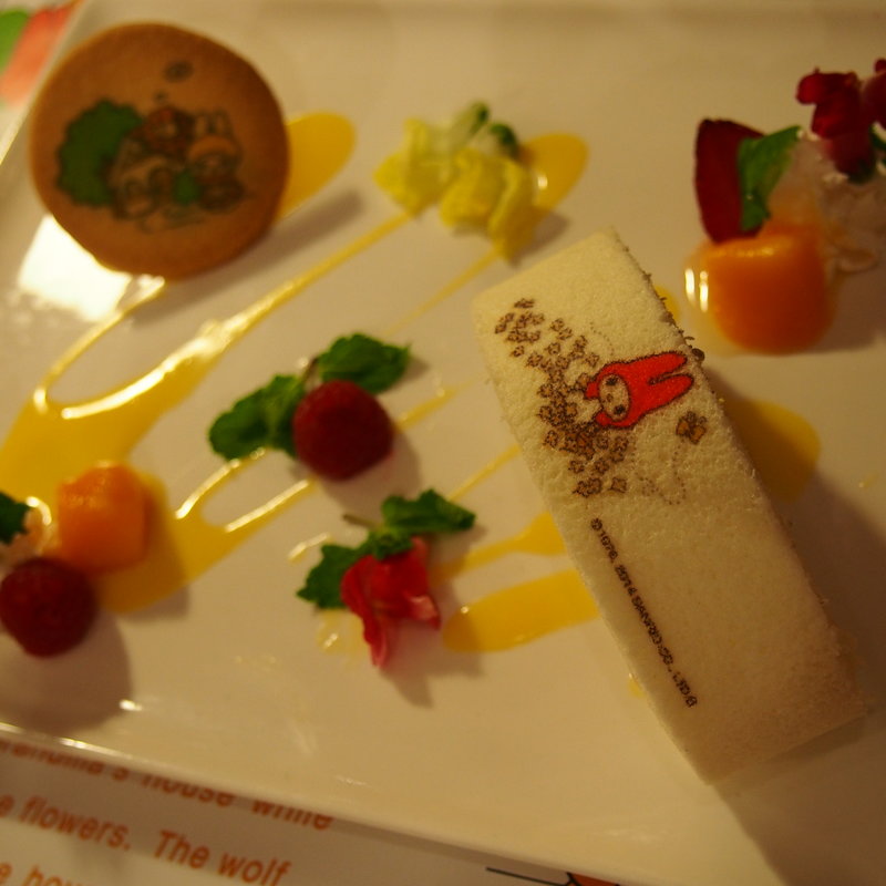 マイメロディの赤ずきんロールケーキ　(キャラクターフードコート （【旧店名】グルメバザール）)