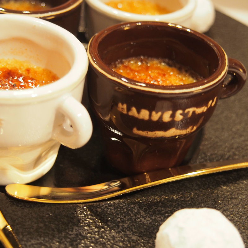 田芋入りクレームブリュレブールドネージュ(ふらんす料理オステルリーラベイ)