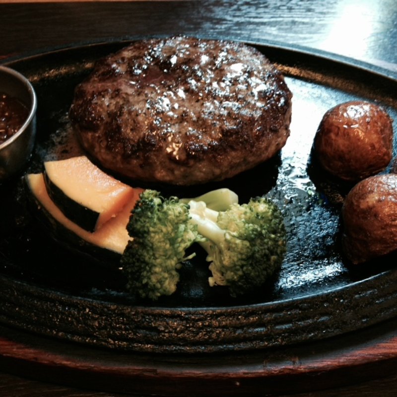 アンガスビーフハンバーグ(馬車道 京王多摩川駅前店 （【旧店名】サラダ館馬車道）)