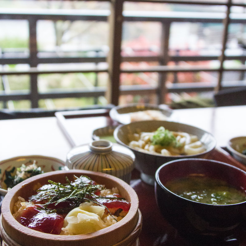 てこね寿し伊勢うどん膳(野あそび棚 )