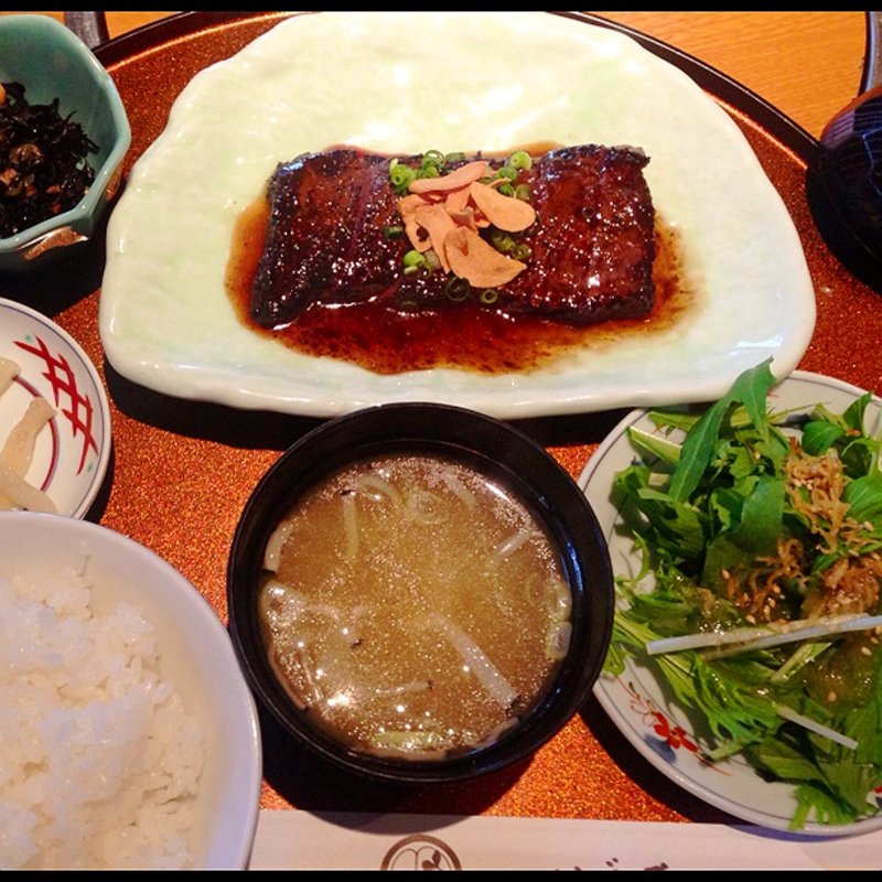 鯨ステーキ定食