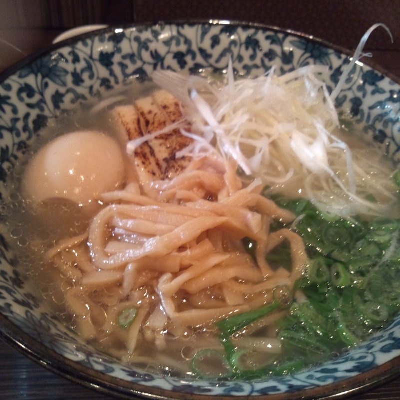 あっさり鶏そば（玉子追加）(　鶏そば一瑳)