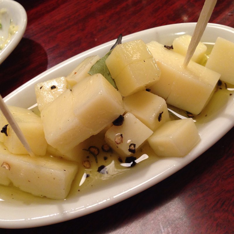 チーズのオイル漬け(エル・ポニエンテ・ゴソ)