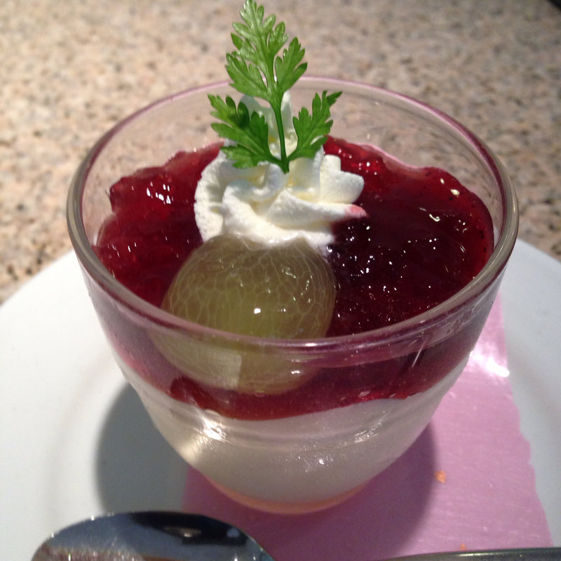 葡萄のレアチーズ(音音 新宿センタービル店)