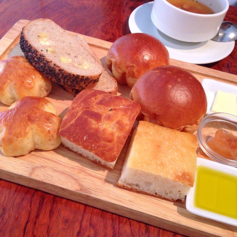 5種類のパン(Salvador （サルヴァドール）)