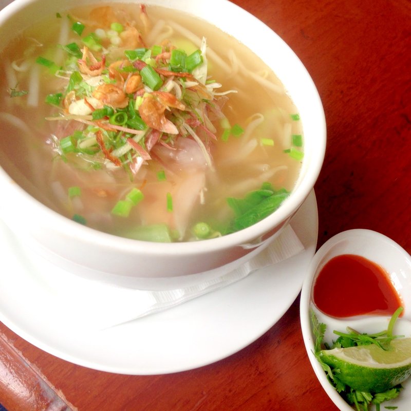 鶏肉のフォー(モンスーンカフェ 茶屋町)