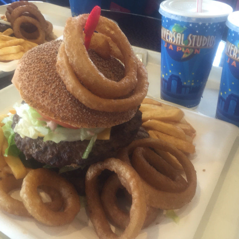 ハンバーガー(メルズ・ドライブイン （Mel’s Drive In）)