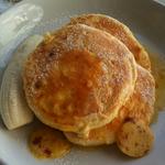 ricotta hotcakes, fresh banana and honeycomb butter(bills 七里ヶ浜)