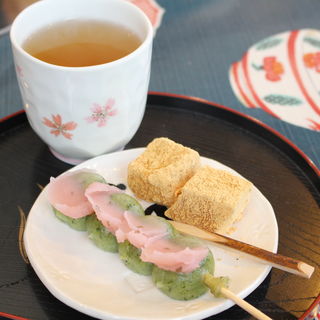 お茶セット(ごんげんらいすカフェ （もち平）)
