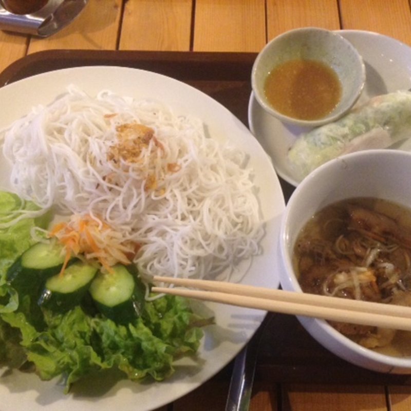 春雨サラダランチ(ベトナムフォー)