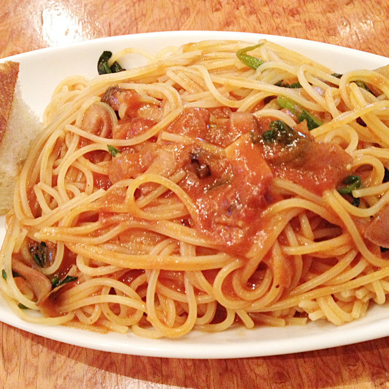 イカと菜の花のトマトソーススパゲティ
