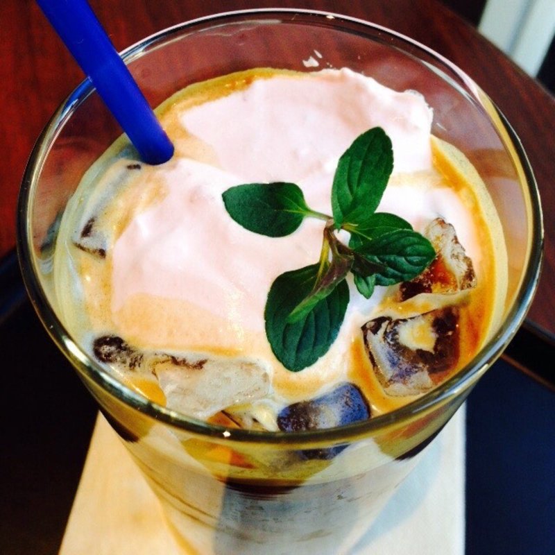 ストロベリーラテ(カフェカルディーノ＋wine 柏の葉店 )