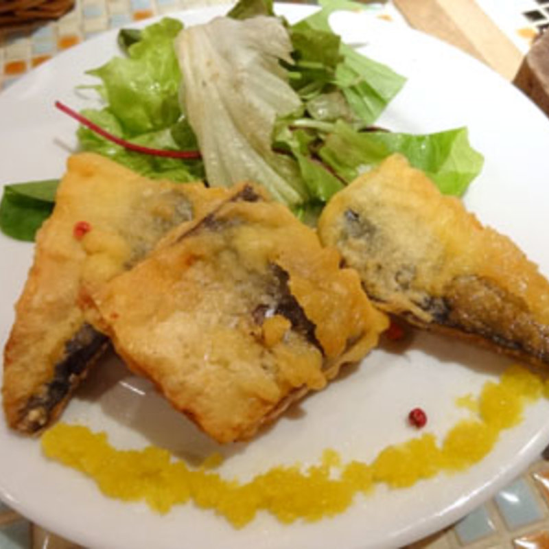 サバのビール衣のサクサクフライ〜香味野菜のビネガーソース(ピグボッテ 北浜店 )