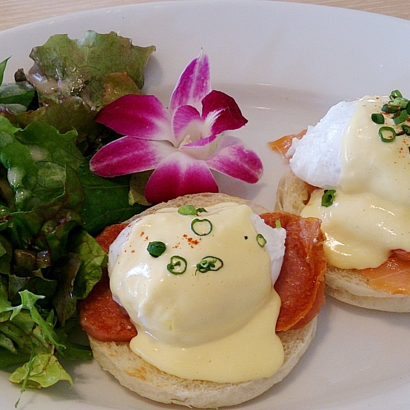 ハワイアンエッグベネディクトプレート(湘南パンケーキ )