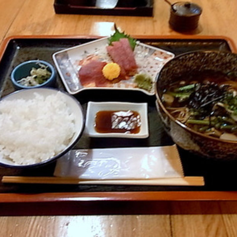 温そばとマグロ刺セット(時代屋六本木店)