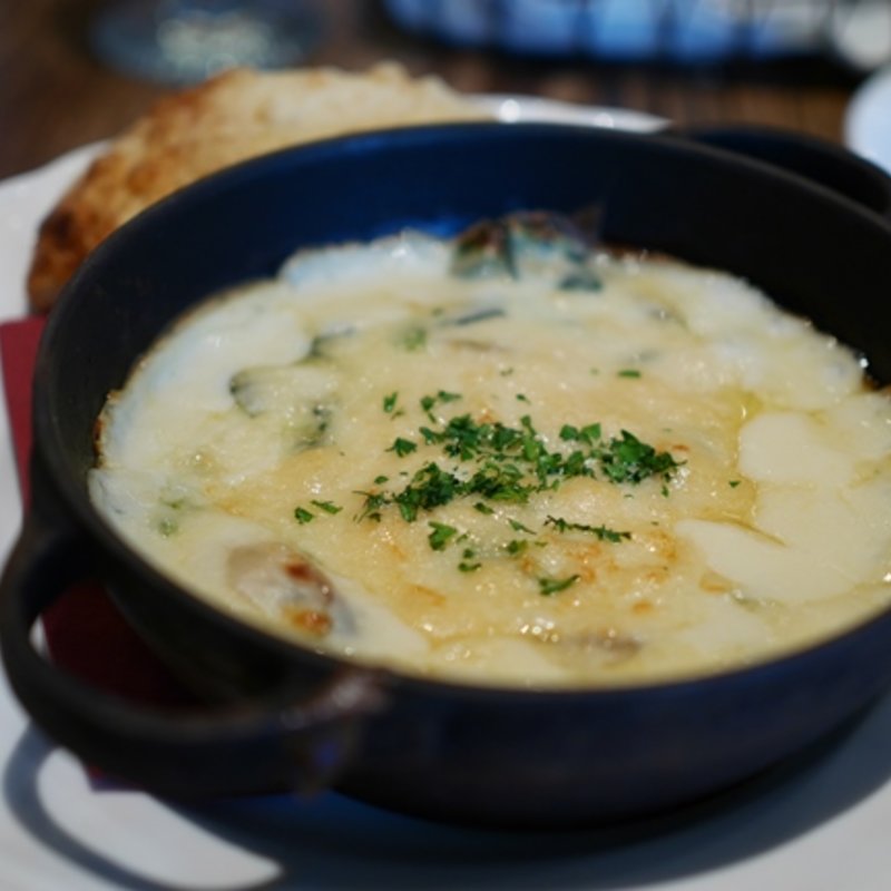 カキとホウレン草のグラタン(AGIO natura Ofuna Branch)