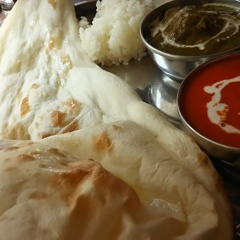 ほうれん草チキンとバターチキンカレー(PUJA （プジャ）)